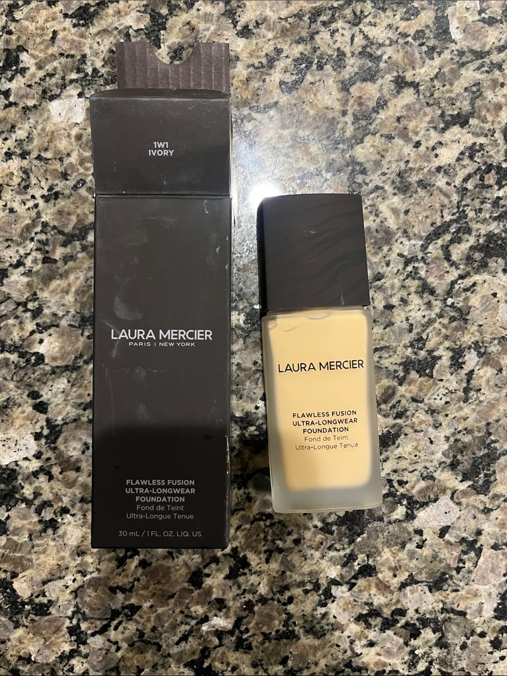 laura mercier Flawless Fusion Foundation - Ivory (1W1)
